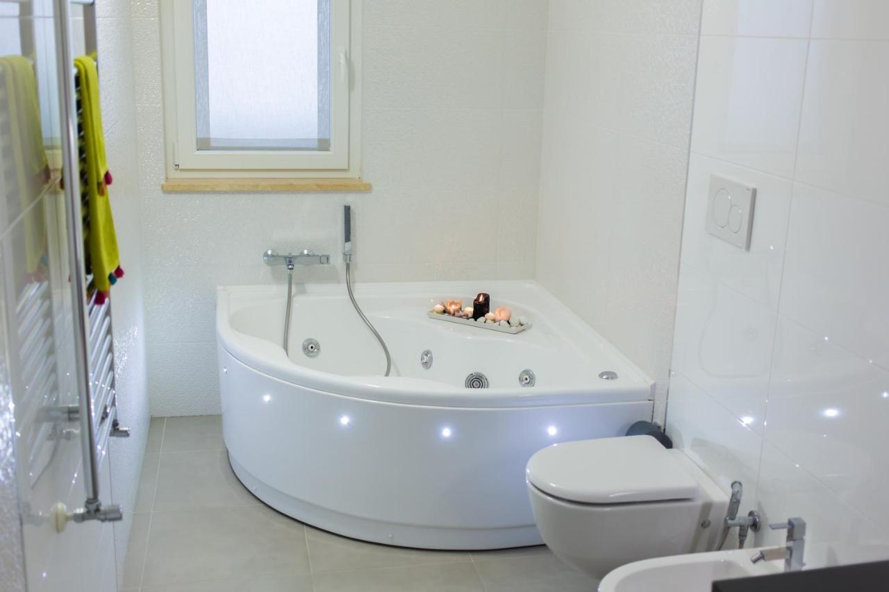 Sea View Apartment 모노폴리 외부 사진