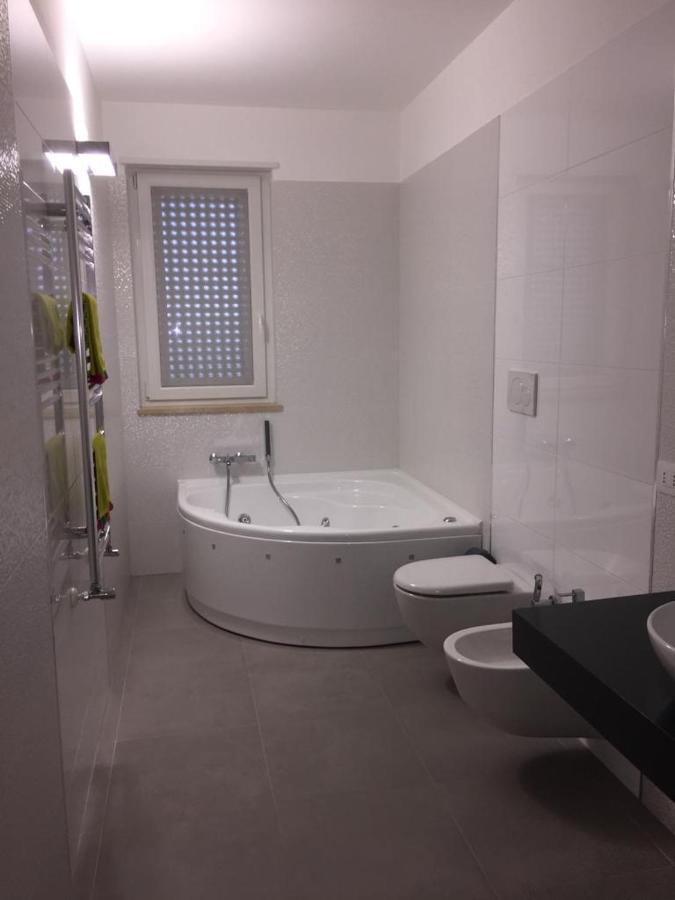 Sea View Apartment 모노폴리 외부 사진